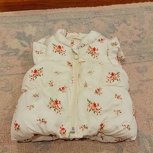 Gap Size 12-18M puffer vest.